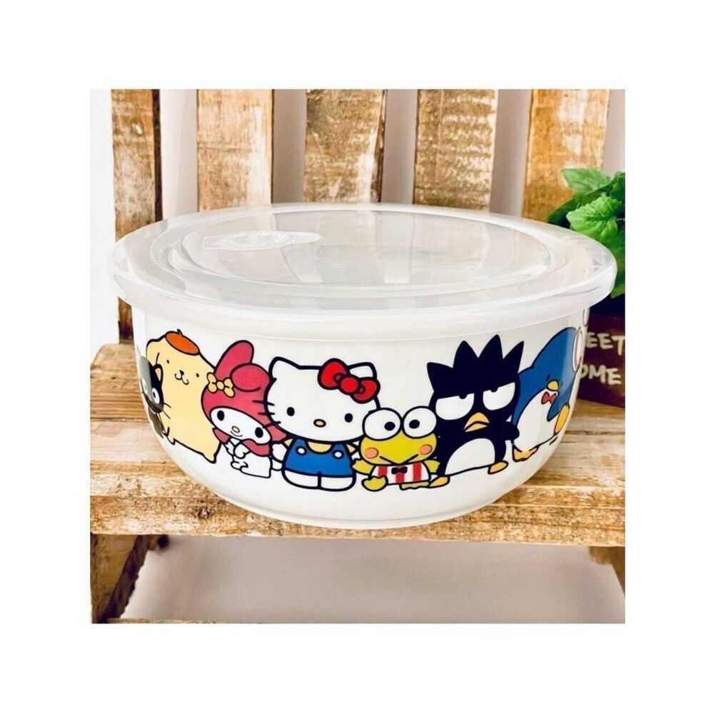 NWT Sanrio Hello Kitty & all friends White Pressure Lid Food Container Bowl